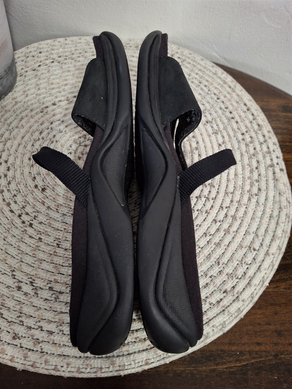 Clarks Springers Women’s Black Slide Sandals Size 6. - Picture 5 of 9